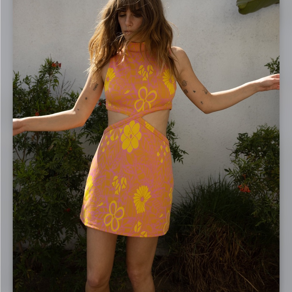 ZARA • cut out jacquard dress 60s / 70s vibe